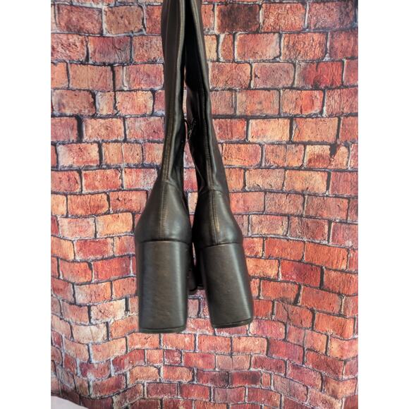 New Pretty Little Thing PU Toe Cap Square Toe Calf Heeled Sock Boots Size 7 - Picture 2 of 8